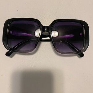 Vince Camuto Black Oversized Sunglasses